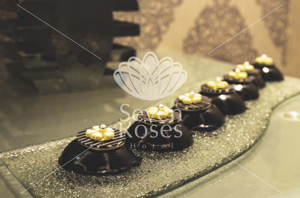 Seven Roses Hotel Amman Esterno foto